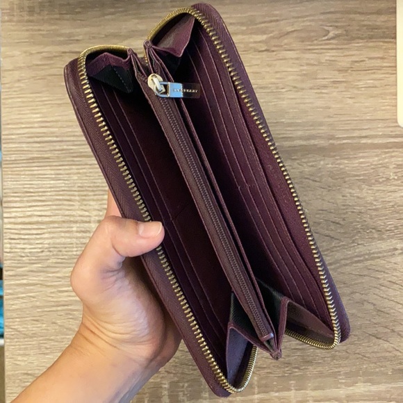 💜 BURBERRY  Leather Continental Women’s Wallet - Picture 6 of 6